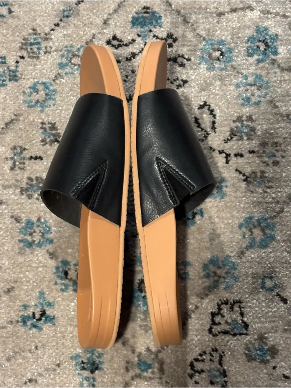 Reef Woman’s Classic Slide Sandals in Black and Tan - Picture 2 of 5